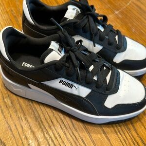 Women’s Puma 7.5